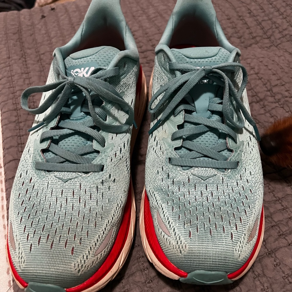 Hoka One One Clifton 8